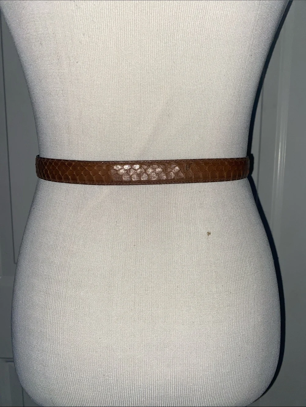 Vintage Robin Kahn  Genuine Snakeskin Textured Leather Belt Sculptural Buckle 24